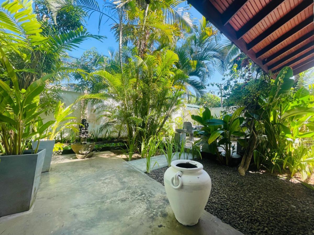 Bougain Villa Guesthouse Mirissa Buitenkant foto