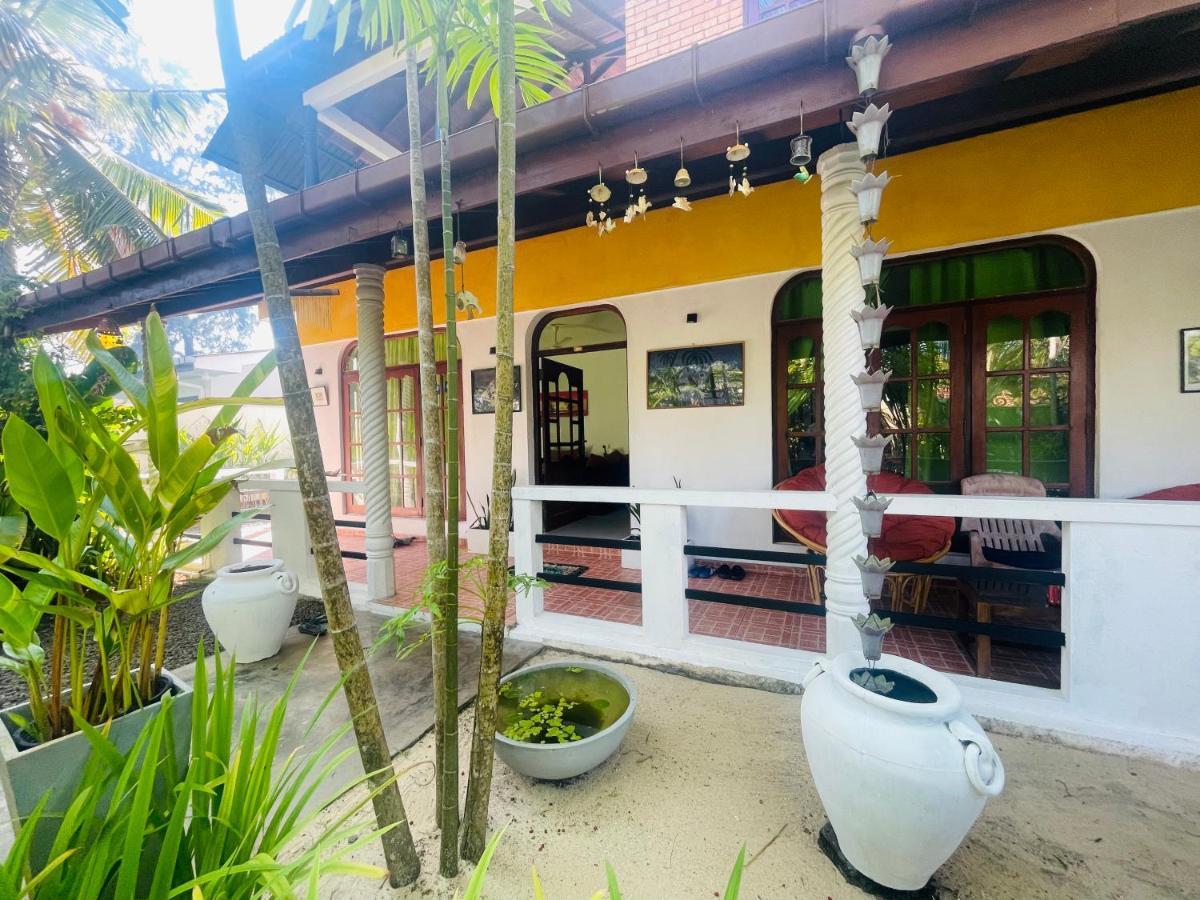 Bougain Villa Guesthouse Mirissa Buitenkant foto